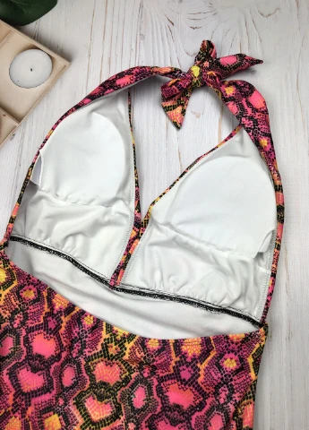 Рожевий літній цілісний купальник роздільний Boohoo