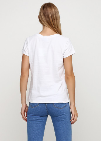 Белая летняя футболка Betty Blue