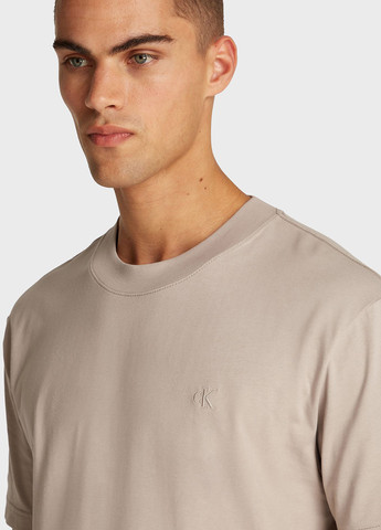 Бежевая футболка Calvin Klein Jeans