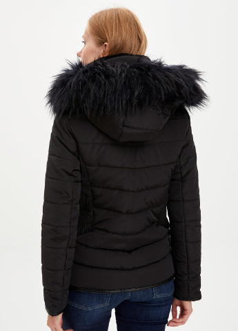 Черная зимняя куртка DeFacto