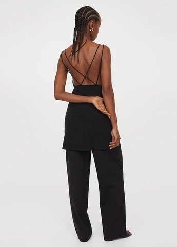 Черное кэжуал платье с открытой спиной H&M однотонное