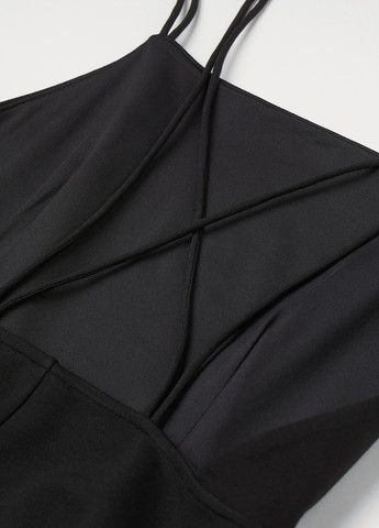 Черное кэжуал платье с открытой спиной H&M однотонное