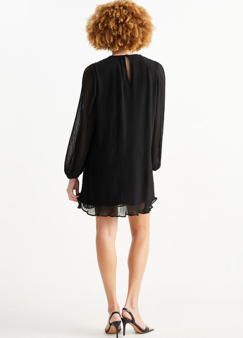 Черное кэжуал платье плиссированное C&A однотонное