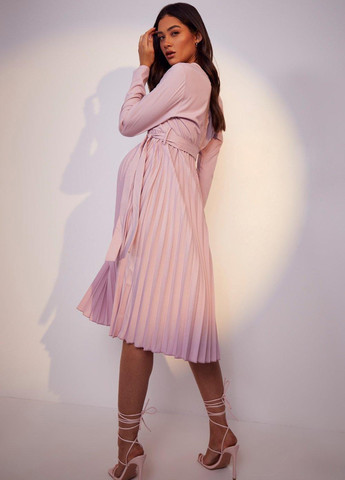 Світло-рожева кежуал сукня плісована Boohoo однотонна