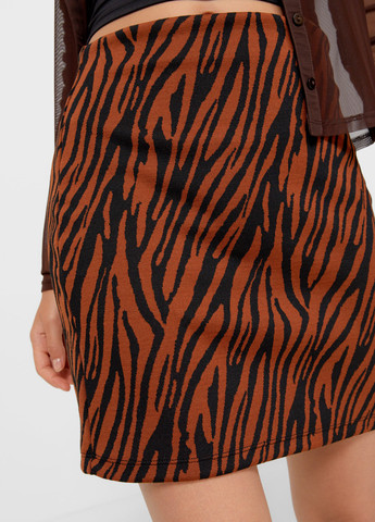 Разноцветная кэжуал зебра юбка Stradivarius а-силуэта (трапеция)