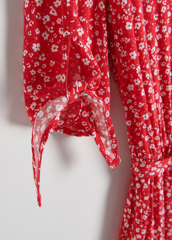 Красное кэжуал платье Reserved с цветочным принтом