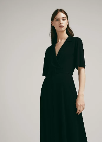 Черное деловое платье Massimo Dutti однотонное