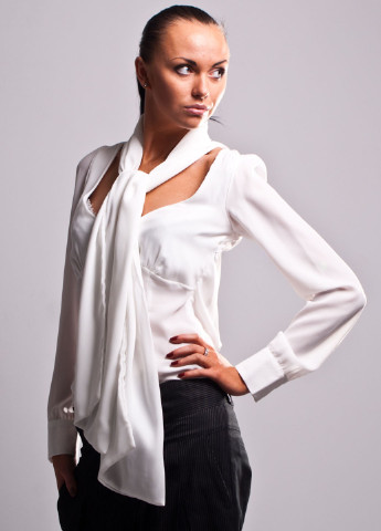 Белая демисезонная блуза Relish