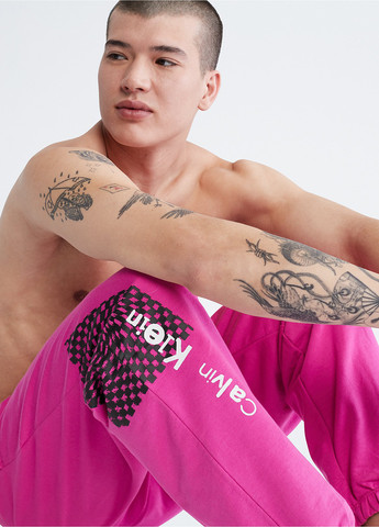 Розовые спортивные демисезонные джоггеры брюки Calvin Klein