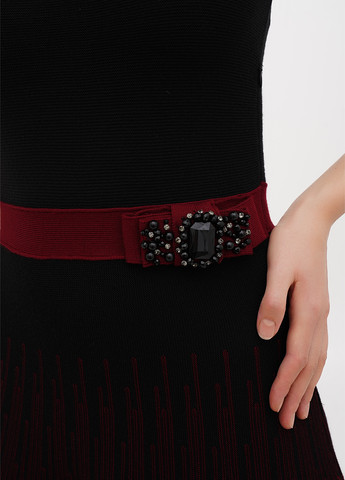 Чорна кежуал сукня кльош Sassofono однотонна