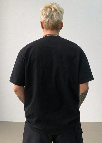 Черная футболка SHEIN