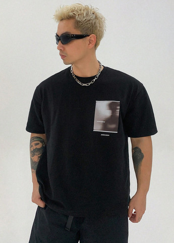 Черная футболка SHEIN