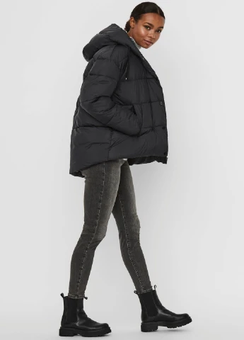 Черная демисезонная куртка Vero Moda