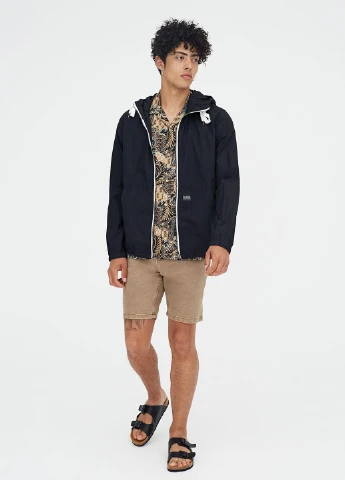 Чорна демісезонна вітровка Pull & Bear