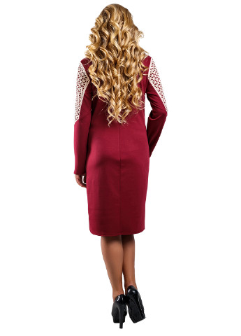 Бордовое деловое платье ST-Seventeen с геометрическим узором