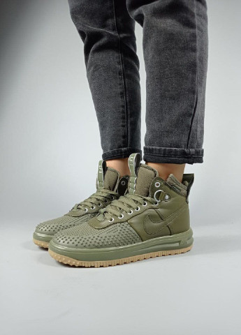 Зелені осінні кросівки Nike