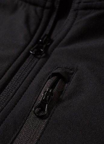 Черная демисезонная ветровка C&A