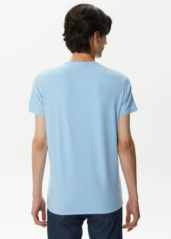 Голубая футболка Lacoste