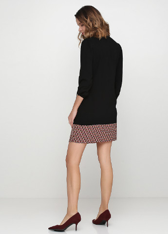 Черное кэжуал платье Sassofono с орнаментом