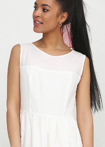 Белое кэжуал платье Jhiva