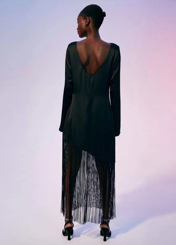 Черное повседневный платье с открытой спиной H&M однотонное