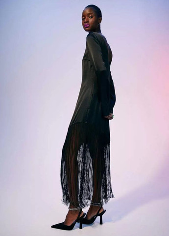 Черное повседневный платье с открытой спиной H&M однотонное