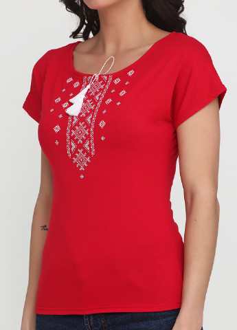 Красная летняя футболка ЕтноМодерн