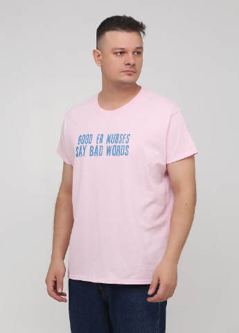 Светло-розовая футболка Gildan