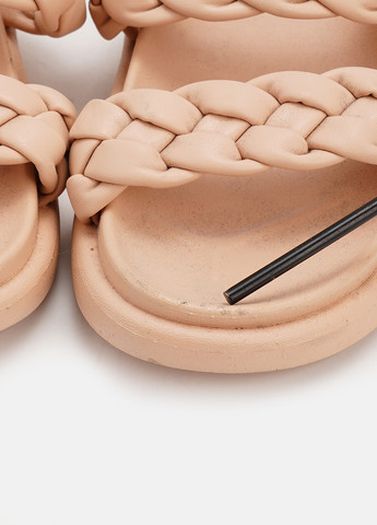 Бежевые шлепанцы Jennyfer плетение