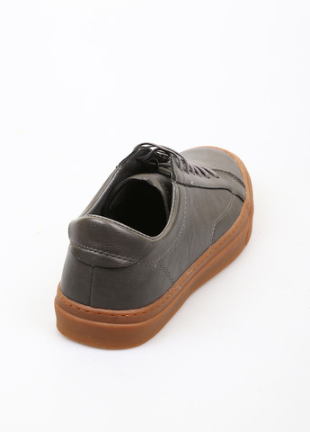 Сірі кеди South