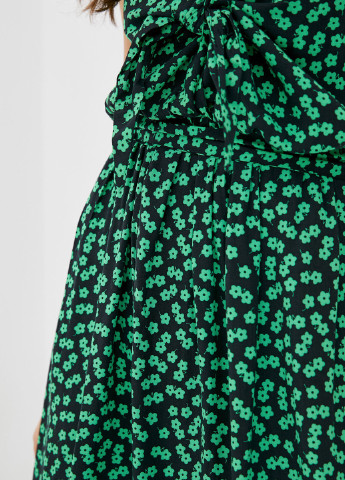 Зеленое кэжуал платье karamel Garne однотонное