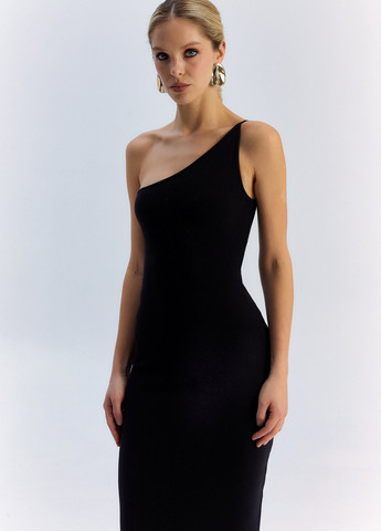 Черное кэжуал платье на одно плечо, силуэтная Gepur однотонное