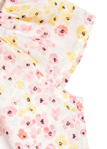Светло-розовая цветочной расцветки блузка H&M летняя