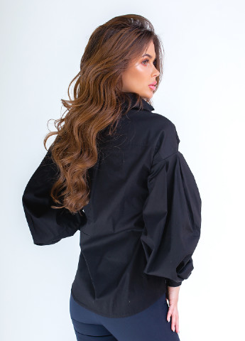 Черная классическая рубашка однотонная Modna Anka с длинным рукавом