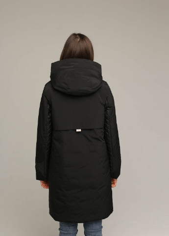 Черная демисезонная удлиненная куртка с капюшоном модель 6826 Towmy