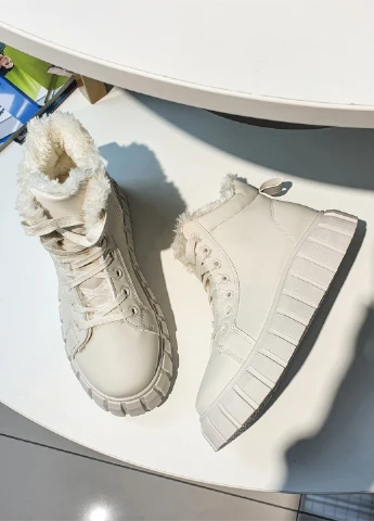 Зимние женские зимние ботинки белые на платформе и шнуровке Fashion из искусственной кожи