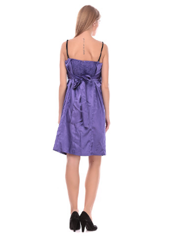 Фіолетова вечірня сукня Laura Scott однотонна