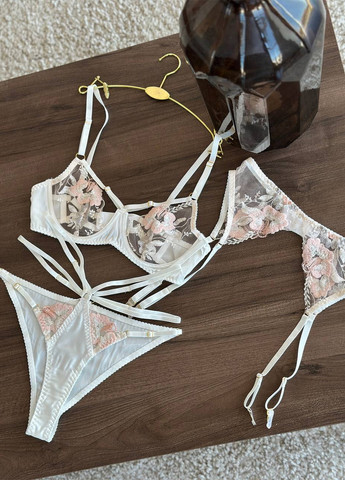 Белый демисезонный комплект (бюстгальтер, трусики) NOVA VEGA