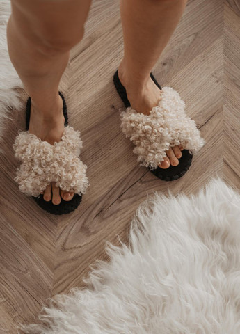 Бежевые тапочки Family Story