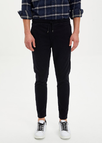 Черные кэжуал демисезонные зауженные брюки DeFacto