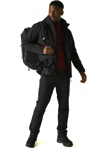 Чорна демісезонна куртка Regatta