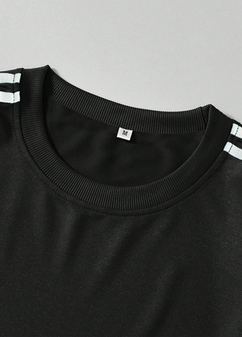 Черная футболка SHEIN