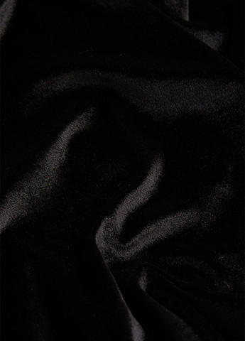 Черное кэжуал платье с открытыми плечами H&M однотонное