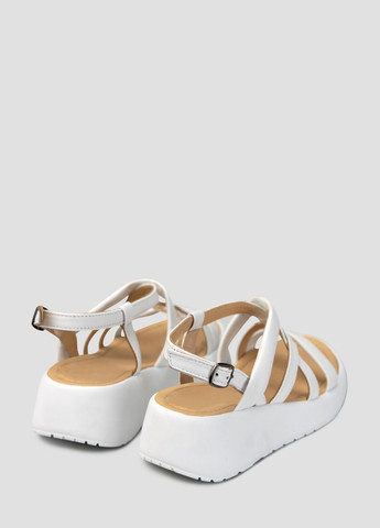 Белые босоножки Alromaro с ремешком