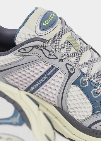 Цветные всесезонные кроссовки Saucony PROGRID TRIUMPH 4