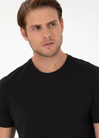 Черная футболка Pierre Cardin