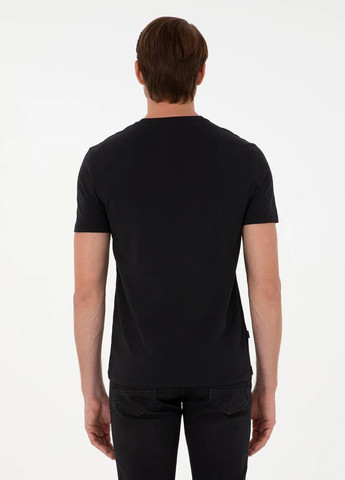 Черная футболка Pierre Cardin