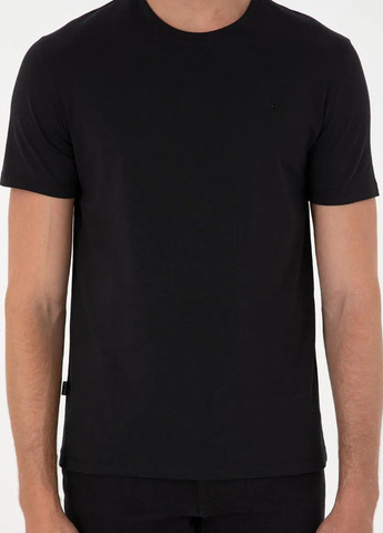 Черная футболка Pierre Cardin