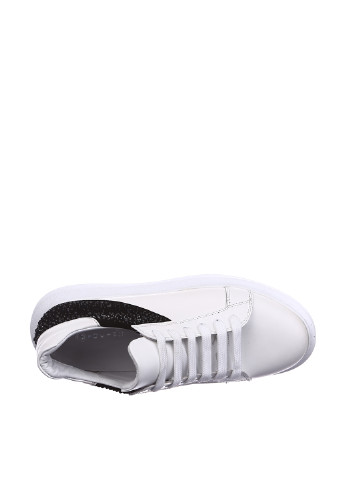 Білі осінні кросівки Tucino