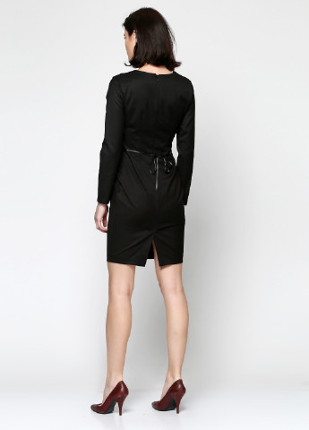 Черное деловое платье Rinascimento однотонное